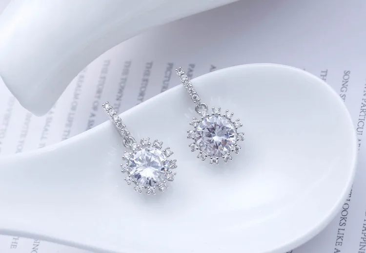Fashion Plata 925 Sterling Silver Rhinestone Crystal Stud Earrings Jewelry Pendientes de Plata Brincos
Fashion Plata 925 Sterling Silver Rhinestone Crystal Stud Earrings Jewelry Pendientes de Plata Brincos