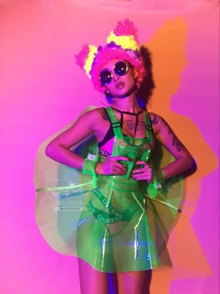 New Sleeveless See Through Green Women A Shape Fetish PVC Dress Fashion Model Show Sexy Costumes Back Folded Doll Cosplay
New Sleeveless See Through Green Women A Shape Fetish PVC Dress Fashion Model Show Sexy Costumes Back Folded Doll Cosplay