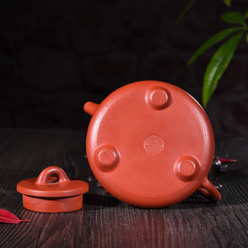 Purple Sand Bottle Real Products All Hand-made High-quality Raw Mine Zhumushi Pot Pot Kungfu Teapot Tea Set Wholesale
Purple Sand Bottle Real Products All Hand-made High-quality Raw Mine Zhumushi Pot Pot Kungfu Teapot Tea Set Wholesale