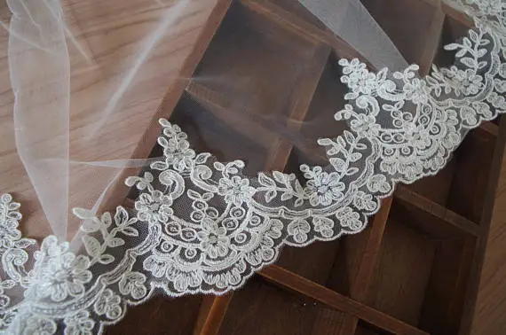 5 yards Ivory Lace Trim For Bridal Veil With Floral Scalloped Lace Bridal Lace Trim Alencon Lace Trim CG107H
5 yards Ivory Lace Trim For Bridal Veil With Floral Scalloped Lace Bridal Lace Trim Alencon Lace Trim CG107H