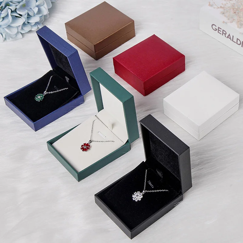 6.8x8x3.1cm Jewelry Displays Paper Boxes For Pendant Necklace Carrying Cases Wedding Jewelry Gift Packing Storage Box 6PCS
6.8x8x3.1cm Jewelry Displays Paper Boxes For Pendant Necklace Carrying Cases Wedding Jewelry Gift Packing Storage Box 6PCS
