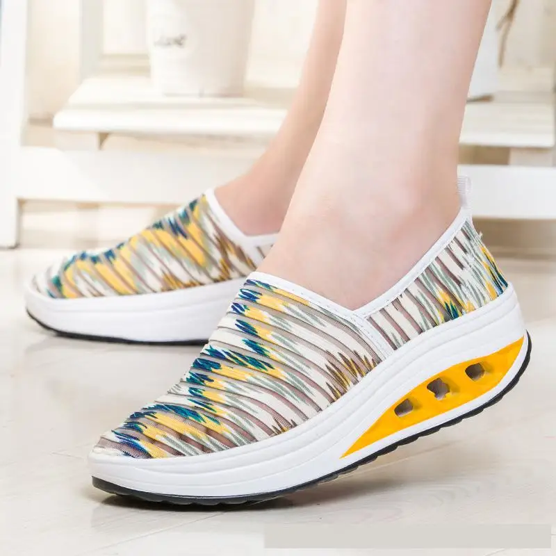 Summer 2021 New Swing Leisure Shoes Ladies Lazy Shoes Light Wedges Platform Shoes Women
Summer 2021 New Swing Leisure Shoes Ladies Lazy Shoes Light Wedges Platform Shoes Women