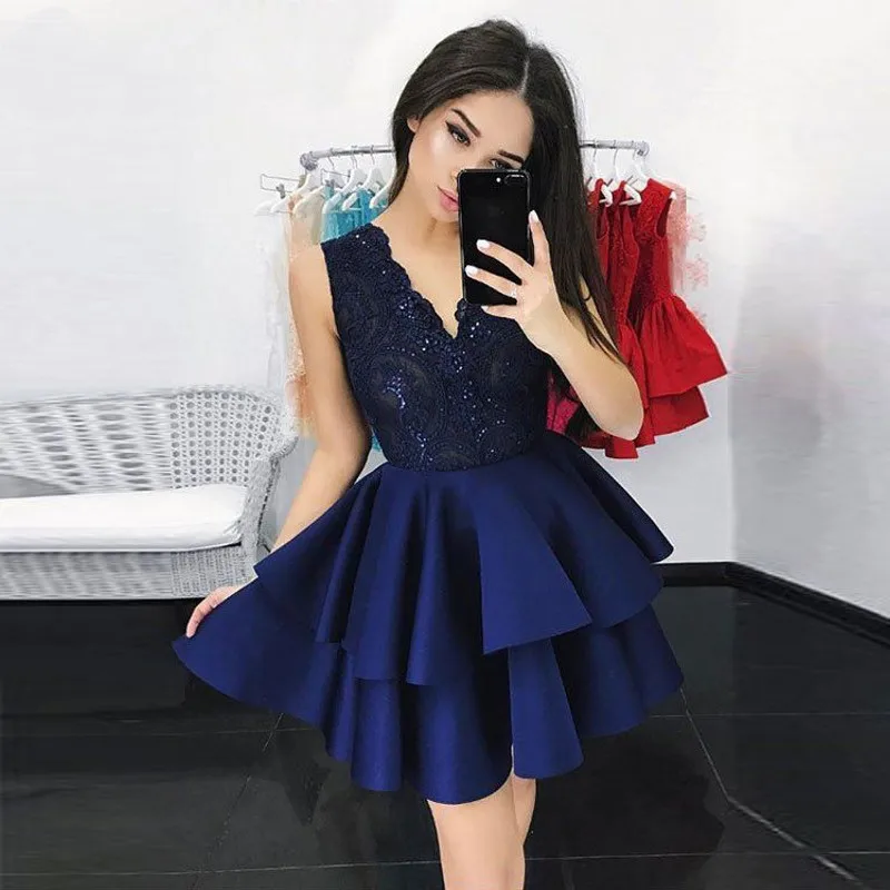 Black Dress Short Prom Dress 2019 A-line V-neck Beaded Lace Ruffles 8 Grade Graduation Dresses Mini Homecoming Dresses
Black Dress Short Prom Dress 2019 A-line V-neck Beaded Lace Ruffles 8 Grade Graduation Dresses Mini Homecoming Dresses