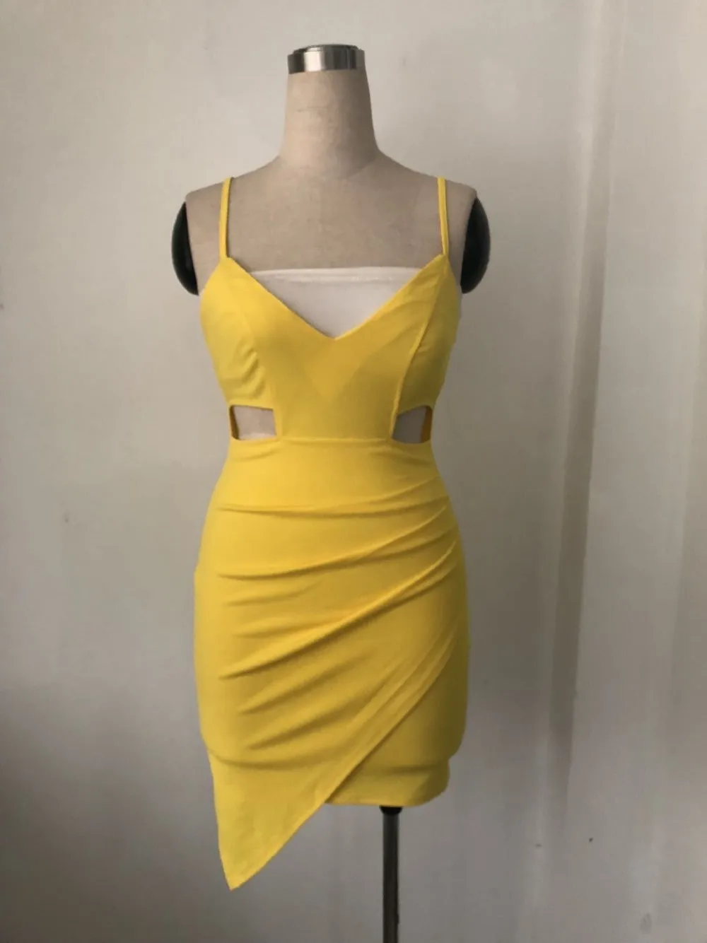 2019 Women Sexy Party Bodycon Bandage Dress Spaghetti Strap Ruched Cut Out Dress Club Backless Short Mini Boho Beach Dresses
2019 Women Sexy Party Bodycon Bandage Dress Spaghetti Strap Ruched Cut Out Dress Club Backless Short Mini Boho Beach Dresses