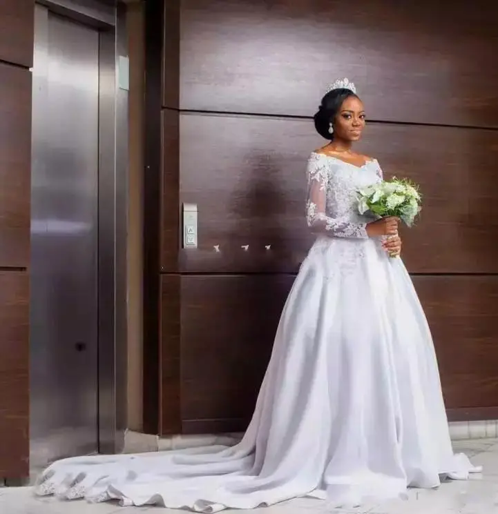 A-Line V Neckline Long Sleeves Wedding Dresses 2021 Sweep Train Arabic African Bridal Gowns Vestidos De Noiva
A-Line V Neckline Long Sleeves Wedding Dresses 2021 Sweep Train Arabic African Bridal Gowns Vestidos De Noiva
