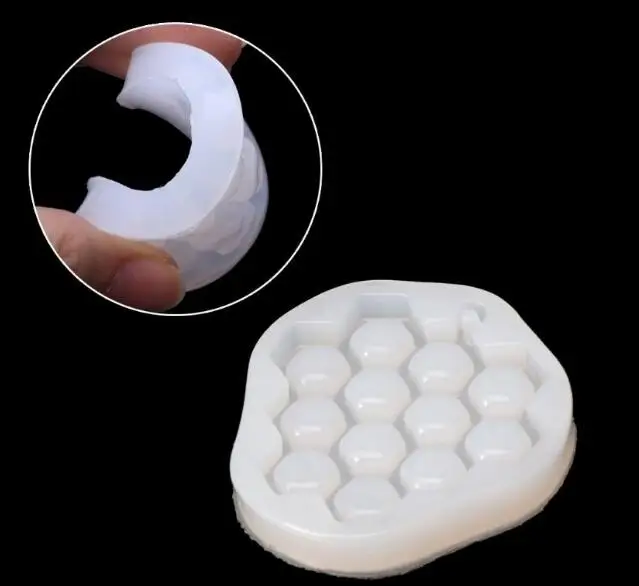 Silicone Mold for jewelry pendant mold Crystal Epoxy Handmade a bunch of grape honeycomb with holes handmade tool DIY Craft
Silicone Mold for jewelry pendant mold Crystal Epoxy Handmade a bunch of grape honeycomb with holes handmade tool DIY Craft