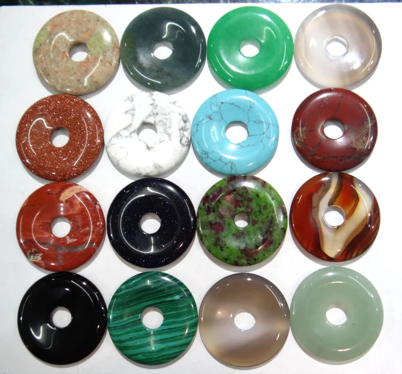 12pcs Mix Natural Stone Agates Malachite Circle Donut Charms Pendants 35mm for Jewelry Making Necklace Charms Wholesale
12pcs Mix Natural Stone Agates Malachite Circle Donut Charms Pendants 35mm for Jewelry Making Necklace Charms Wholesale