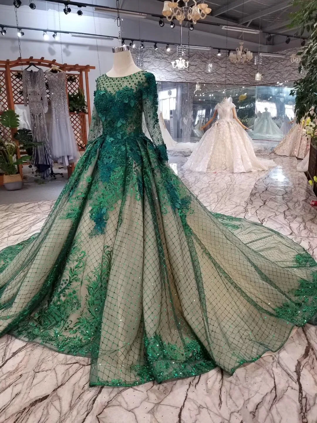 2019 Sparkly Green Champagne Sequin Prom Dresses Dubai Long Sleeves New Yousef Aljasmi Arabic Women Formal Evening Dress Long
2019 Sparkly Green Champagne Sequin Prom Dresses Dubai Long Sleeves New Yousef Aljasmi Arabic Women Formal Evening Dress Long
