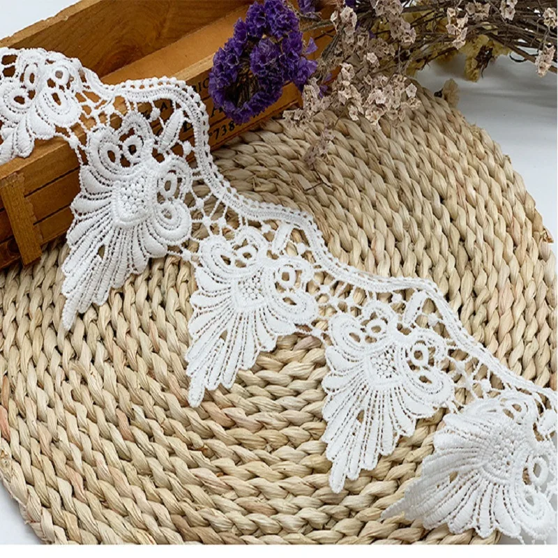 2yards/lot 11cm White Embroidered Flower Lace Ribbon for Garments Hometexile Curtain Decors DIY lace trims Accessories
2yards/lot 11cm White Embroidered Flower Lace Ribbon for Garments Hometexile Curtain Decors DIY lace trims Accessories