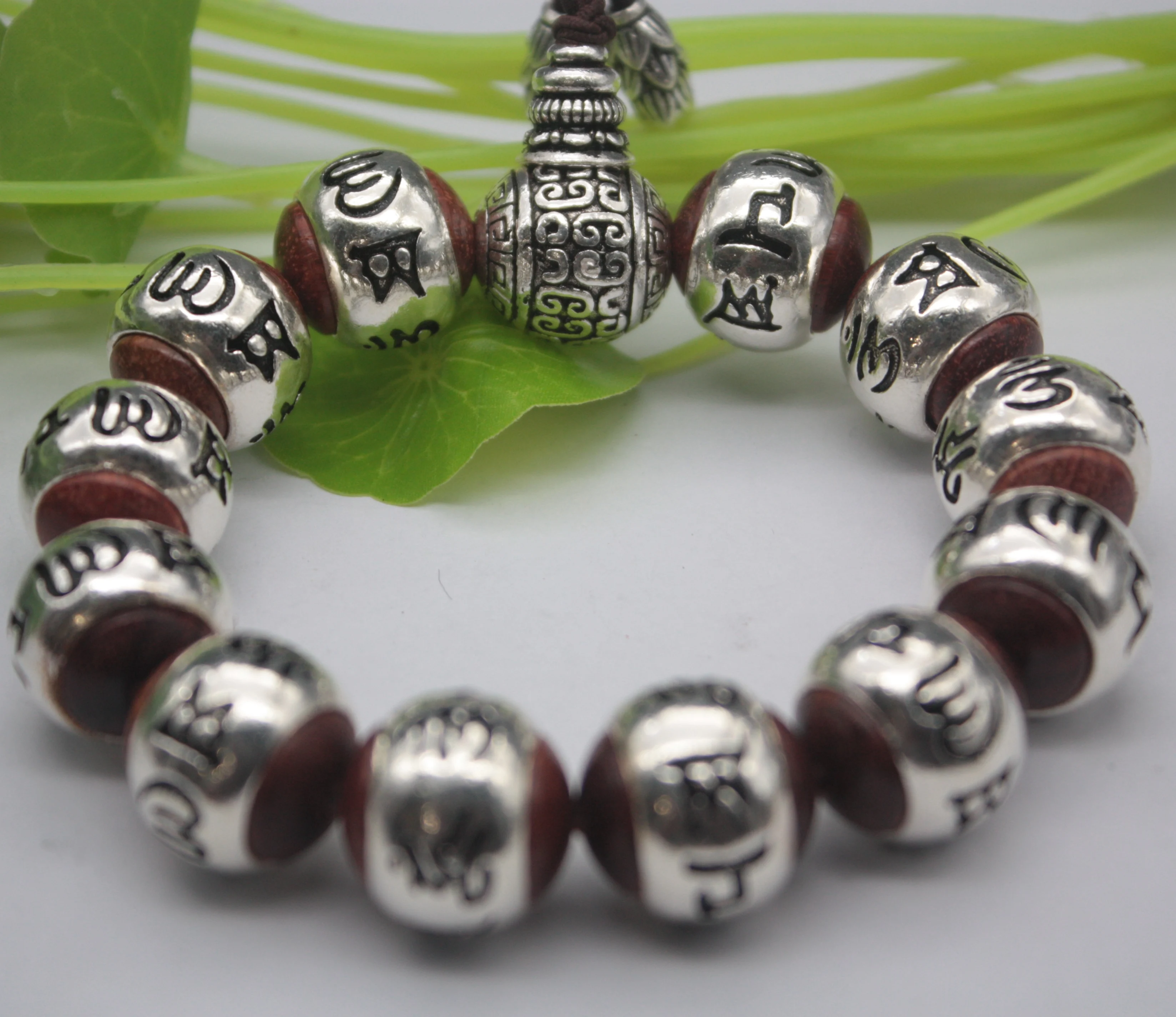 Real S999 Silver Bracelet Women Man's Sutra Buddhism Six Words 16mm Big Red Beads Chain Link Women Men's Bracelet 17cmL
Real S999 Silver Bracelet Women Man's Sutra Buddhism Six Words 16mm Big Red Beads Chain Link Women Men's Bracelet 17cmL