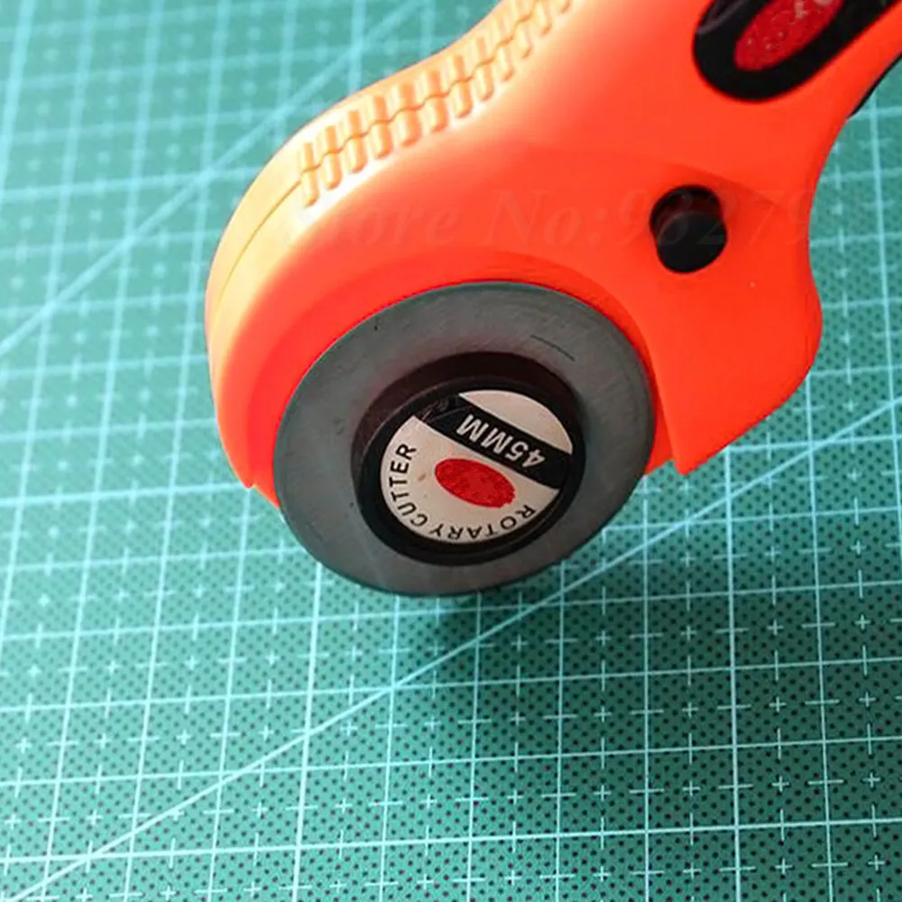 45mm Rotary Cutter Fabric Cloth Cutting Quilters Sewing Quilting Fabric Paper Cutting Craft Tool For Rotary Cutter Blade Blades
45mm Rotary Cutter Fabric Cloth Cutting Quilters Sewing Quilting Fabric Paper Cutting Craft Tool For Rotary Cutter Blade Blades