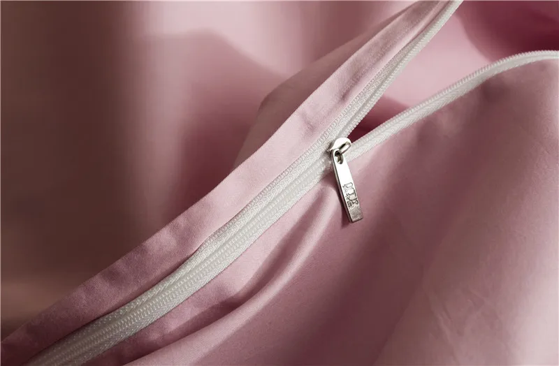 Pink color Luxury bedding set king size designer bedding Embroider bedlinen queen king duvet cover set egyptian cotton bed sheet
Pink color Luxury bedding set king size designer bedding Embroider bedlinen queen king duvet cover set egyptian cotton bed sheet