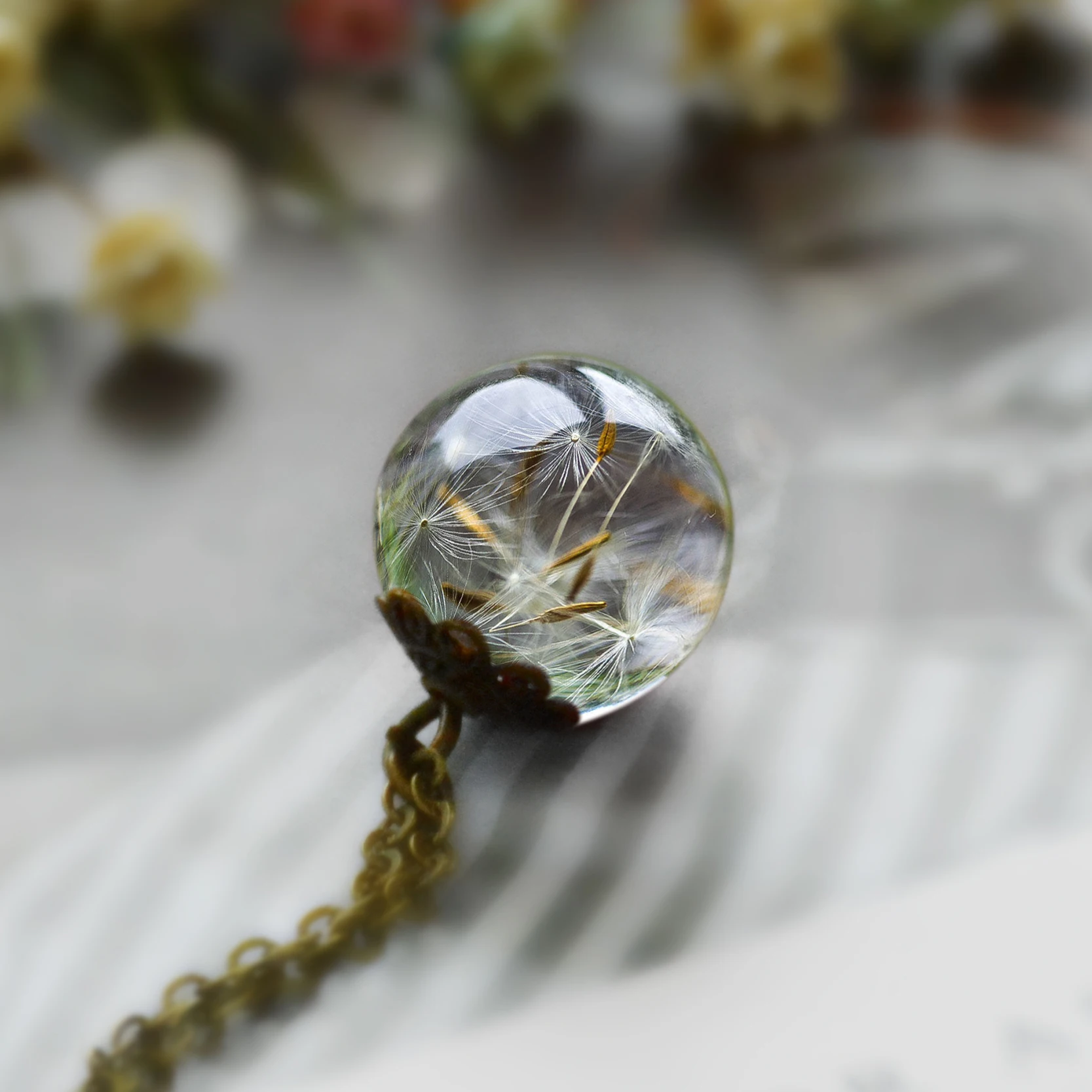 Handmade Dandelion Resin Transparent Pendant Necklace Wedding Gift Jewelry Dried Flowers Making Pendant Valentine's Day Gift
Handmade Dandelion Resin Transparent Pendant Necklace Wedding Gift Jewelry Dried Flowers Making Pendant Valentine's Day Gift