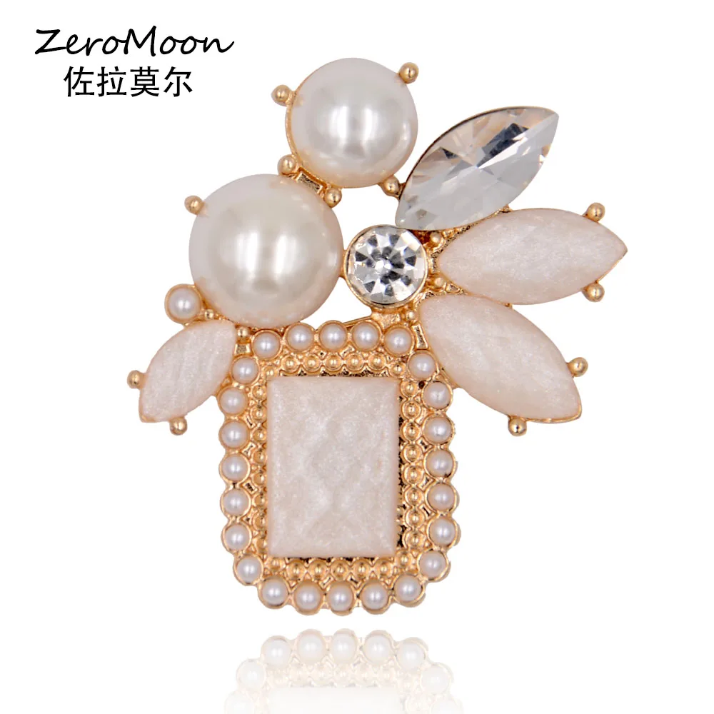 Elegance Geometry Shaped Crystal Rhinestone Brooch Pin Pearls Women Fashion Jewelry Accessory
Elegance Geometry Shaped Crystal Rhinestone Brooch Pin Pearls Women Fashion Jewelry Accessory