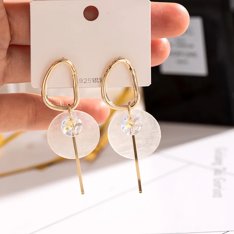 2020 new temperament simple net red tassel long natural shell pearl earrings female jewelry
2020 new temperament simple net red tassel long natural shell pearl earrings female jewelry
