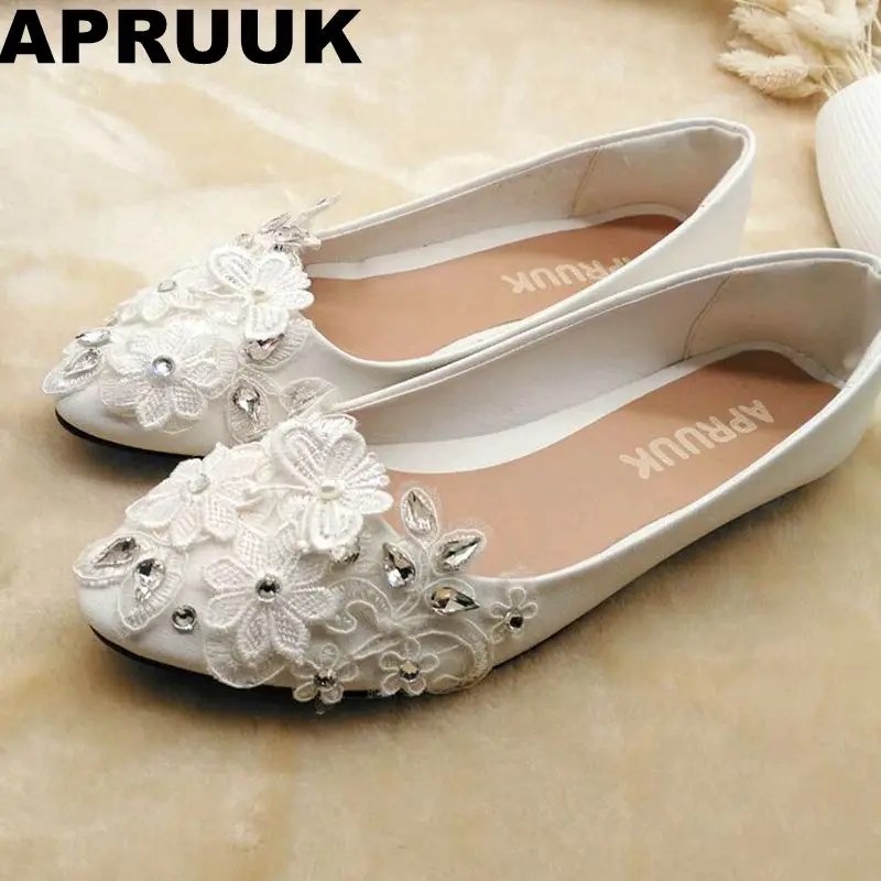 2018 beautiful flat heel white lace wedding shoes woman comfortable silver rhinestones lace bridal shoes womens
2018 beautiful flat heel white lace wedding shoes woman comfortable silver rhinestones lace bridal shoes womens