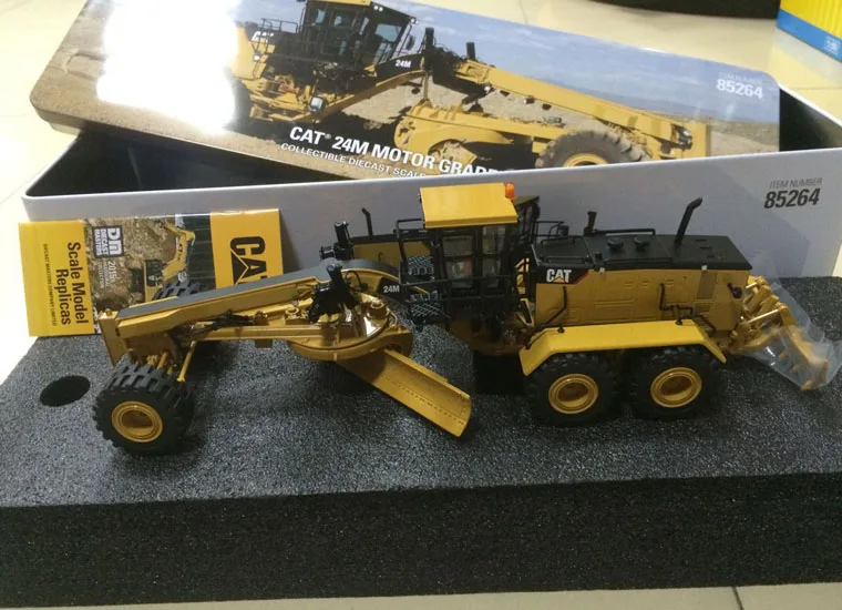 Новая цветная коробка Caterpillar Cat 24 м автогрейдер 1/50 модель под давлением от DM #85264 строительные автомобили
Новая цветная коробка Caterpillar Cat 24 м автогрейдер 1/50 модель под давлением от DM #85264 строительные автомобили