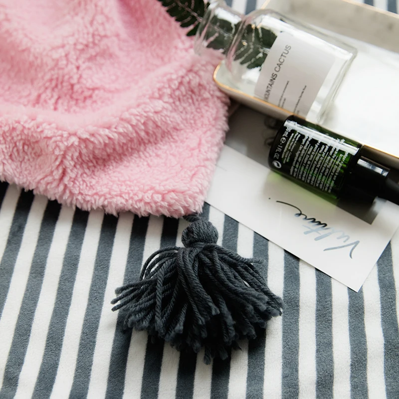 Winter Flannel Pink Cartoon Rabbit Applique Embroidery Child Bedding set Fleece Fabric Duvet Cover Bed sheet/Linen Pillowcase
Winter Flannel Pink Cartoon Rabbit Applique Embroidery Child Bedding set Fleece Fabric Duvet Cover Bed sheet/Linen Pillowcase