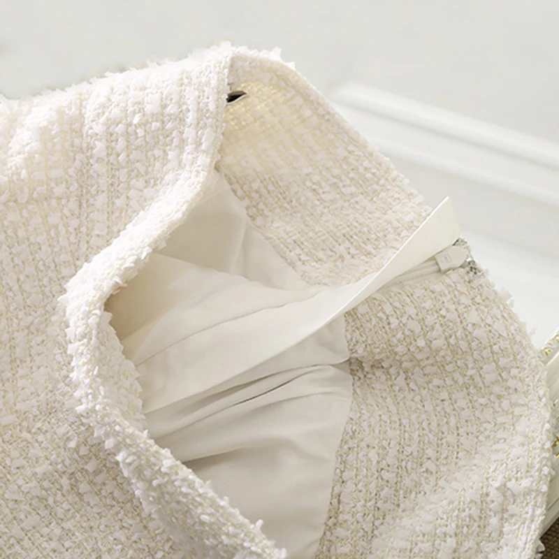 White Tweed Jacket Office Ladies 2020 New Elegant Double Breasted Frayed Trim Beading Button Jackets Female Casual Outerwear
White Tweed Jacket Office Ladies 2020 New Elegant Double Breasted Frayed Trim Beading Button Jackets Female Casual Outerwear