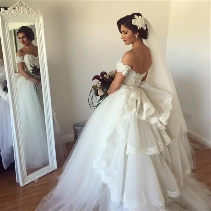 2020 Wedding Dresses with Tiers Organza Train Sweetheart Beaded Bodice Backless Vintage Ball Gown Bridal Wedding Dress HS11
2020 Wedding Dresses with Tiers Organza Train Sweetheart Beaded Bodice Backless Vintage Ball Gown Bridal Wedding Dress HS11