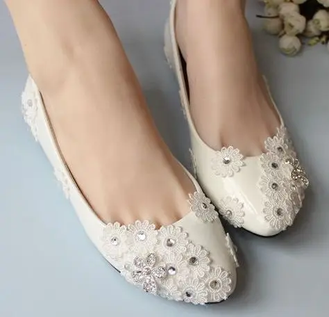 Flower lace wedding shoes for women, ivory flat heel sweet sexy design hot fashion female flats bridal shoes sales!
Flower lace wedding shoes for women, ivory flat heel sweet sexy design hot fashion female flats bridal shoes sales!