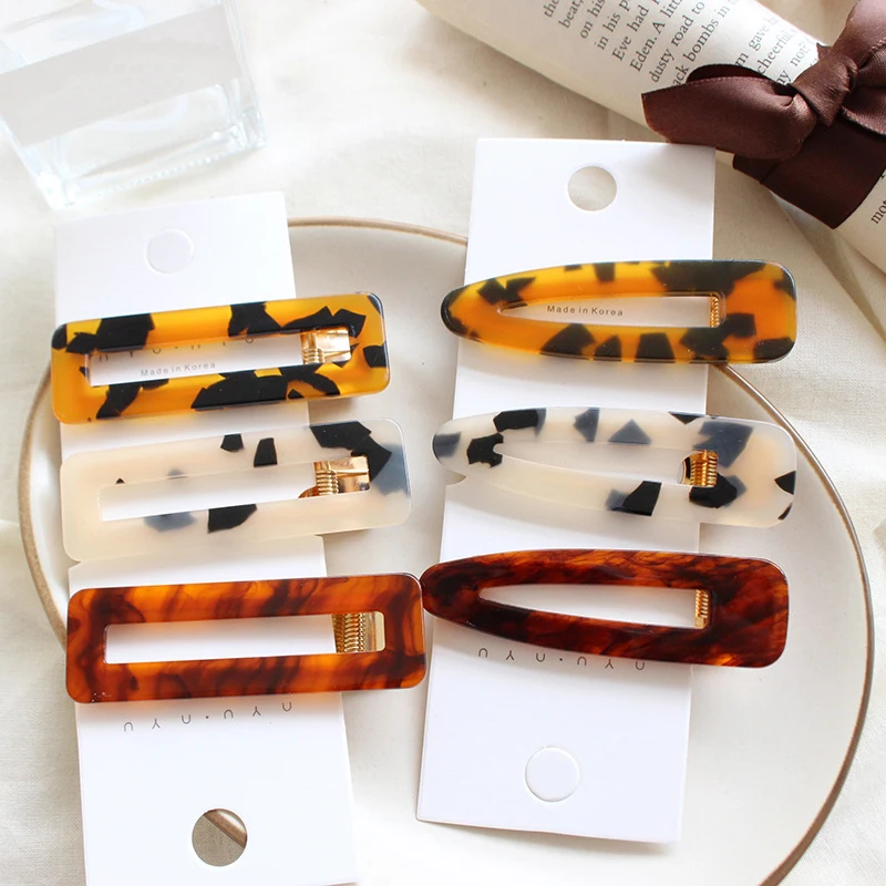 Fashion 1PC Korean Retro Hairpin Personality Leopard Edge Hair Clip For Women Acrylic Female Bangs Clip Styling Accessory
Fashion 1PC Korean Retro Hairpin Personality Leopard Edge Hair Clip For Women Acrylic Female Bangs Clip Styling Accessory
