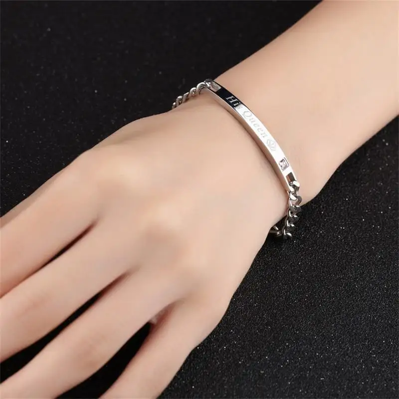 Stylish and delicate inlaid zircon couple bracelet Titanium steel men and women bracelet bracelet Valentine's Day gift
Stylish and delicate inlaid zircon couple bracelet Titanium steel men and women bracelet bracelet Valentine's Day gift