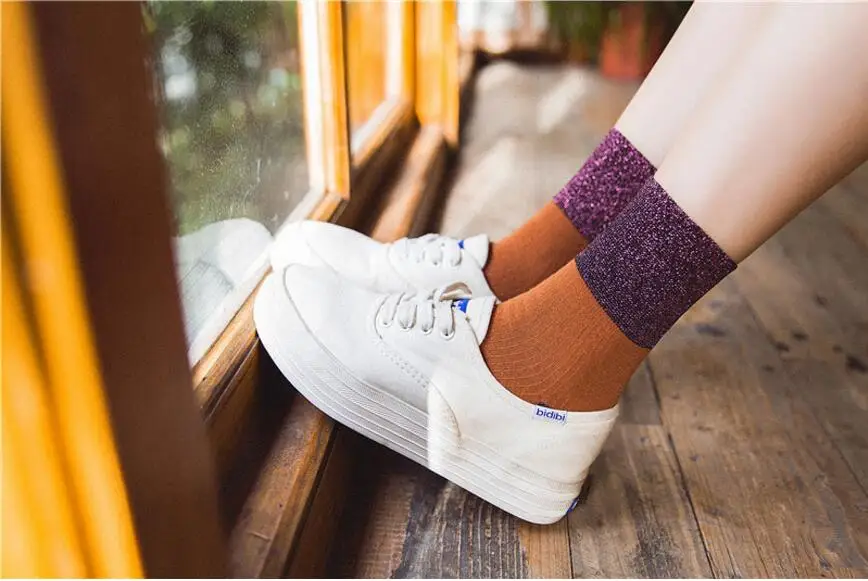 12PCS New Women Flash short socks black Stitching Sequins socks fashion Korea design Bright silk sewing cotton socks lady socks
12PCS New Women Flash short socks black Stitching Sequins socks fashion Korea design Bright silk sewing cotton socks lady socks