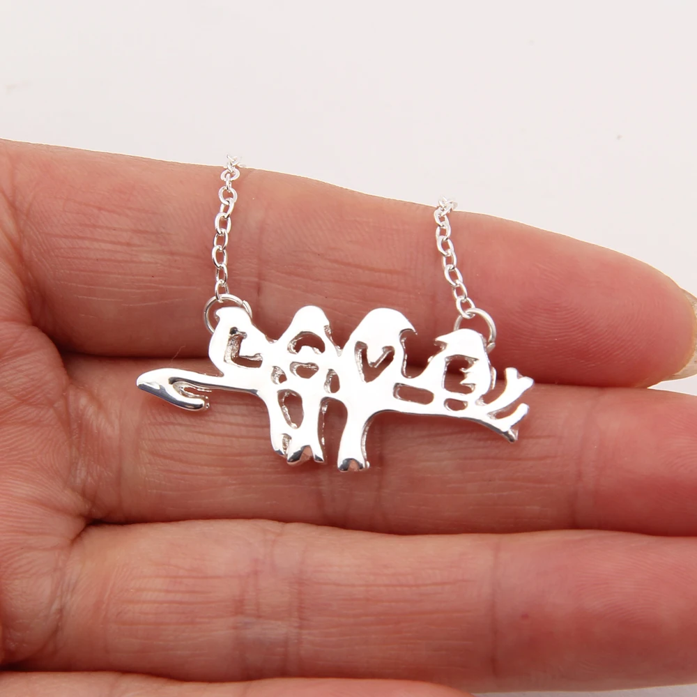 Love Bird Necklace Pendant Mom Daughter Sparrow Necklaces Pendants Map Silver Plated Necklace Women Choker
Love Bird Necklace Pendant Mom Daughter Sparrow Necklaces Pendants Map Silver Plated Necklace Women Choker
