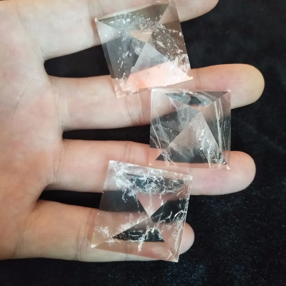 3pcs/lot Natural transparent energy crystal pyramid energy quartz polished pyramid feng shui decoration
3pcs/lot Natural transparent energy crystal pyramid energy quartz polished pyramid feng shui decoration