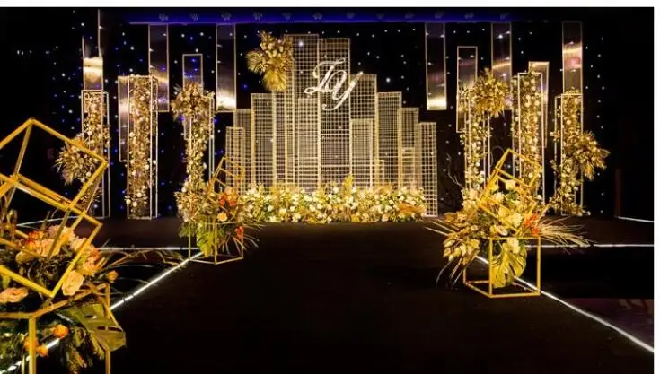 Wedding props wave grid road guide wedding background grid screen geometry sen s-shaped wrought iron grid road guide. 
Wedding props wave grid road guide wedding background grid screen geometry sen s-shaped wrought iron grid road guide.