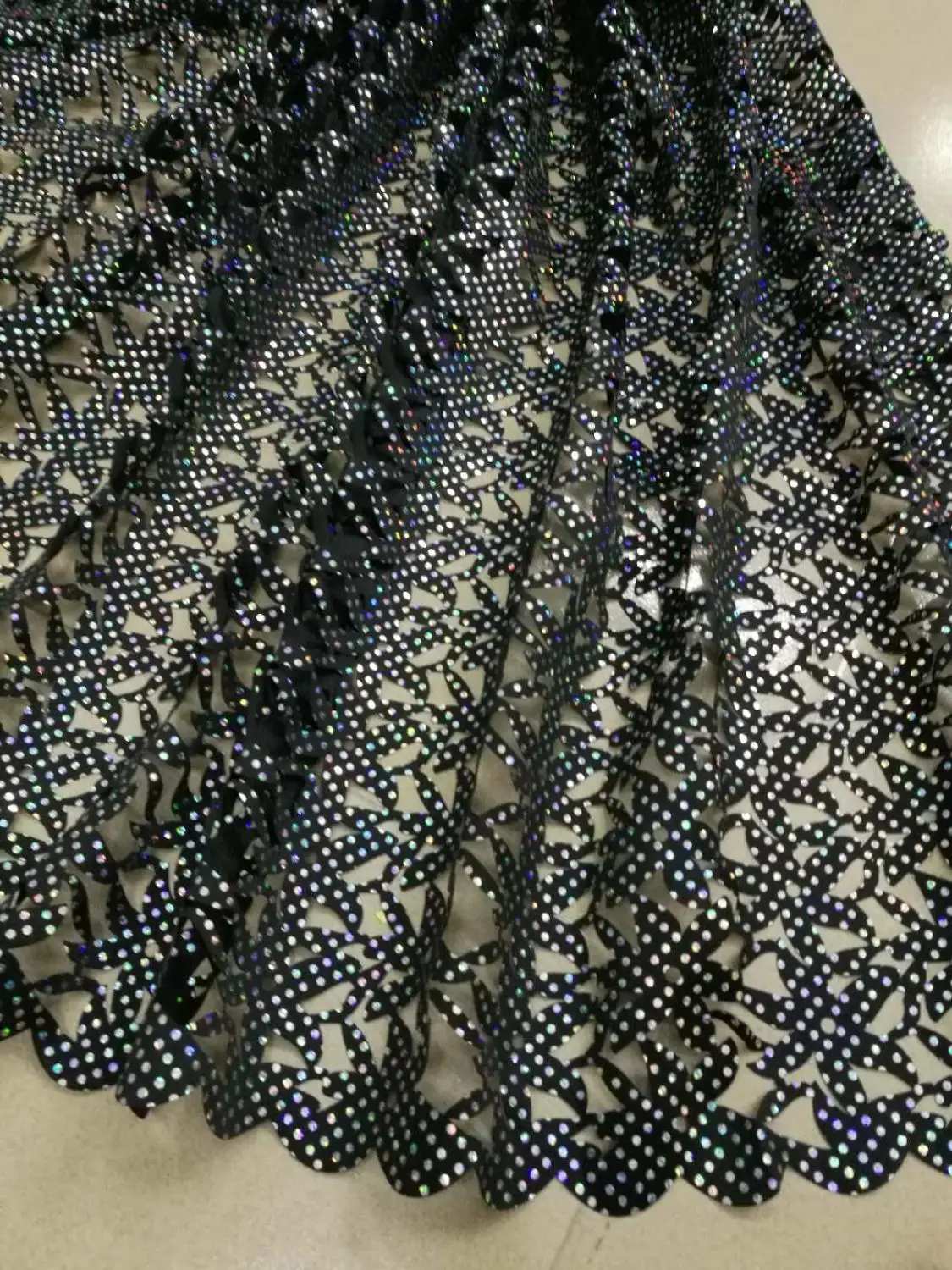 French Lace Fabric High Quality Laser Cut Lace 5 Yards/Pcs African Lace Fabric For Lovely Ladies Dress
French Lace Fabric High Quality Laser Cut Lace 5 Yards/Pcs African Lace Fabric For Lovely Ladies Dress