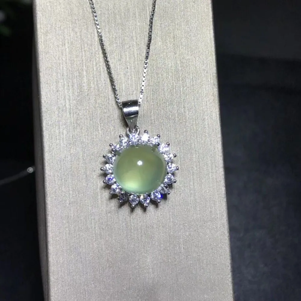 925 Pure silver inlaid with natural vermiculite pendant A necklace.Exquisite jewelry Birthday gift.
925 Pure silver inlaid with natural vermiculite pendant A necklace.Exquisite jewelry Birthday gift.