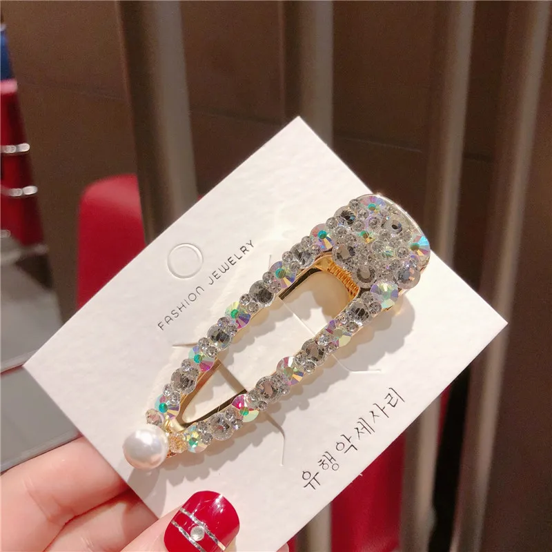 Luxury Shiny AB Crystal Full Rhinestone Geometric Hollow Triangle Hairpins Women Party Hair Jewelry Imitation Pearl Barrettes
Luxury Shiny AB Crystal Full Rhinestone Geometric Hollow Triangle Hairpins Women Party Hair Jewelry Imitation Pearl Barrettes