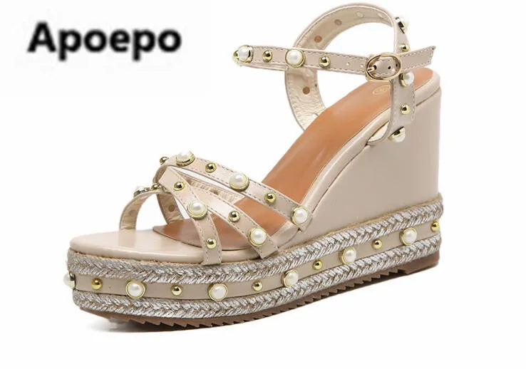 Newest summer women platform shoes Pearl rivets wedges sandals females gladiator high heels sandals women black beige shoes 2018
Newest summer women platform shoes Pearl rivets wedges sandals females gladiator high heels sandals women black beige shoes 2018