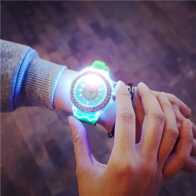 led Flash Luminous Watch Personality trends students lovers jellies woman men's watches 6 color light WristWatch Drropshipping
led Flash Luminous Watch Personality trends students lovers jellies woman men's watches 6 color light WristWatch Drropshipping