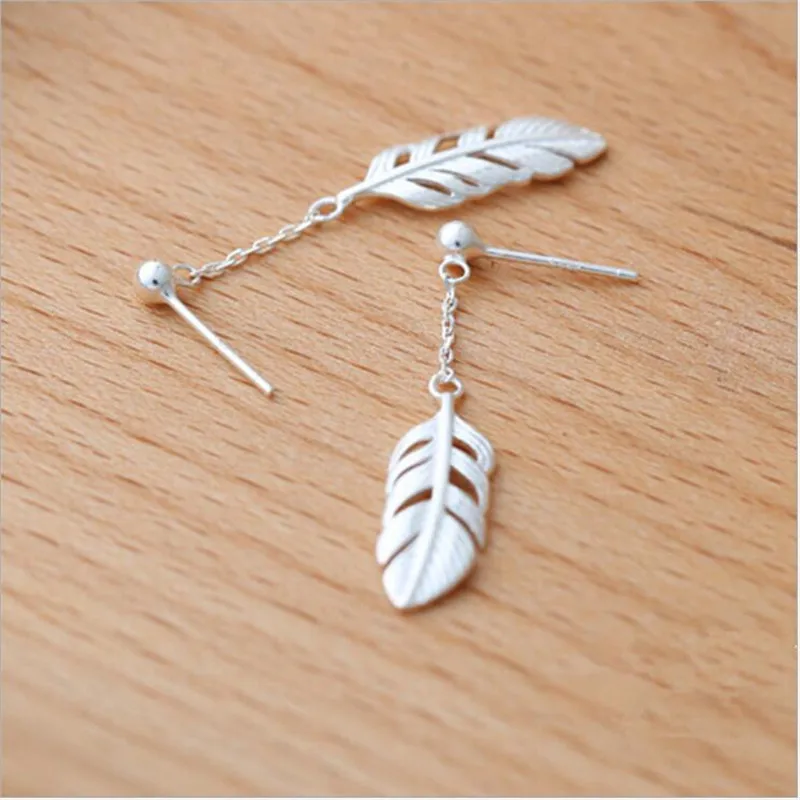 Charm 925 Sterling Silver Hollow Feather Drop Tassel Earrings For Women Girls Fashion Jewelry Brincos Romantic Gifts ES234
Charm 925 Sterling Silver Hollow Feather Drop Tassel Earrings For Women Girls Fashion Jewelry Brincos Romantic Gifts ES234