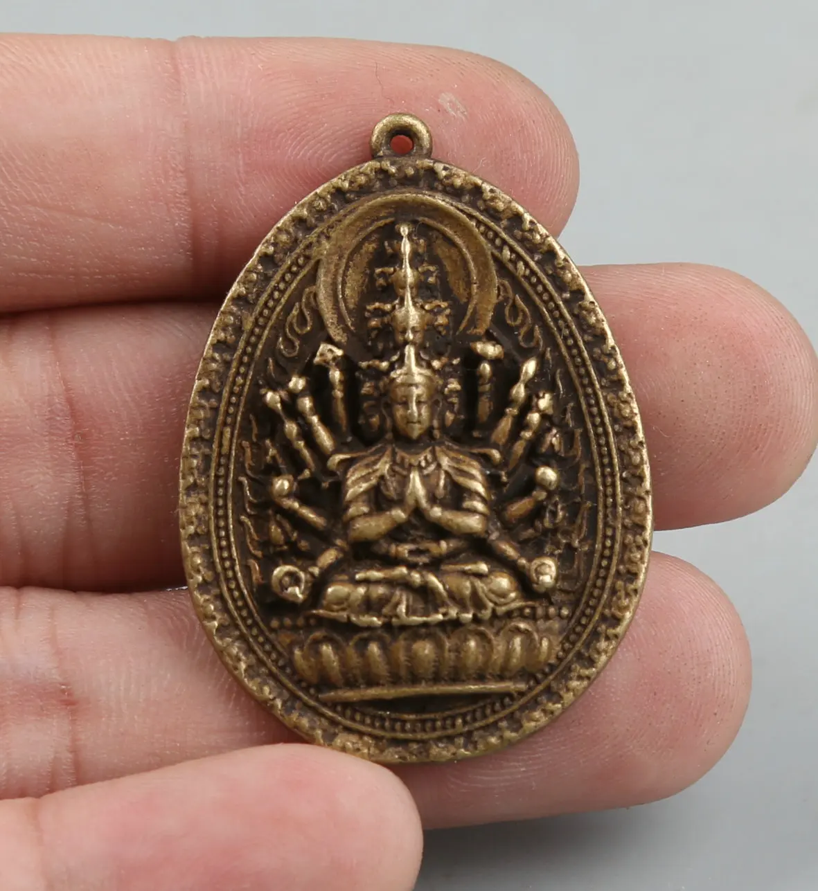 

42MM/1.7"collect Curio Rare China Fengshui Small Bronze Exquisite Buddhism 1000 Hand Guanyin Kwan-yin Amulet Pendant Statue 22g