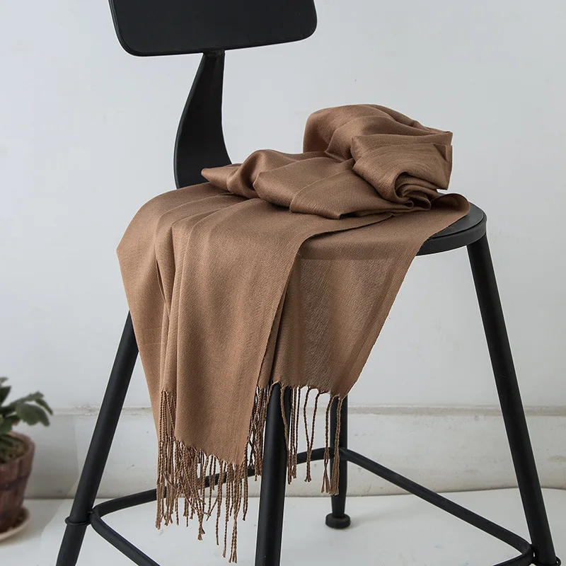 2018 brand women scarf fashion soild autumn winter cashmere scarves lady warmer pashmina long shawl wraps bandana foulard female
2018 brand women scarf fashion soild autumn winter cashmere scarves lady warmer pashmina long shawl wraps bandana foulard female