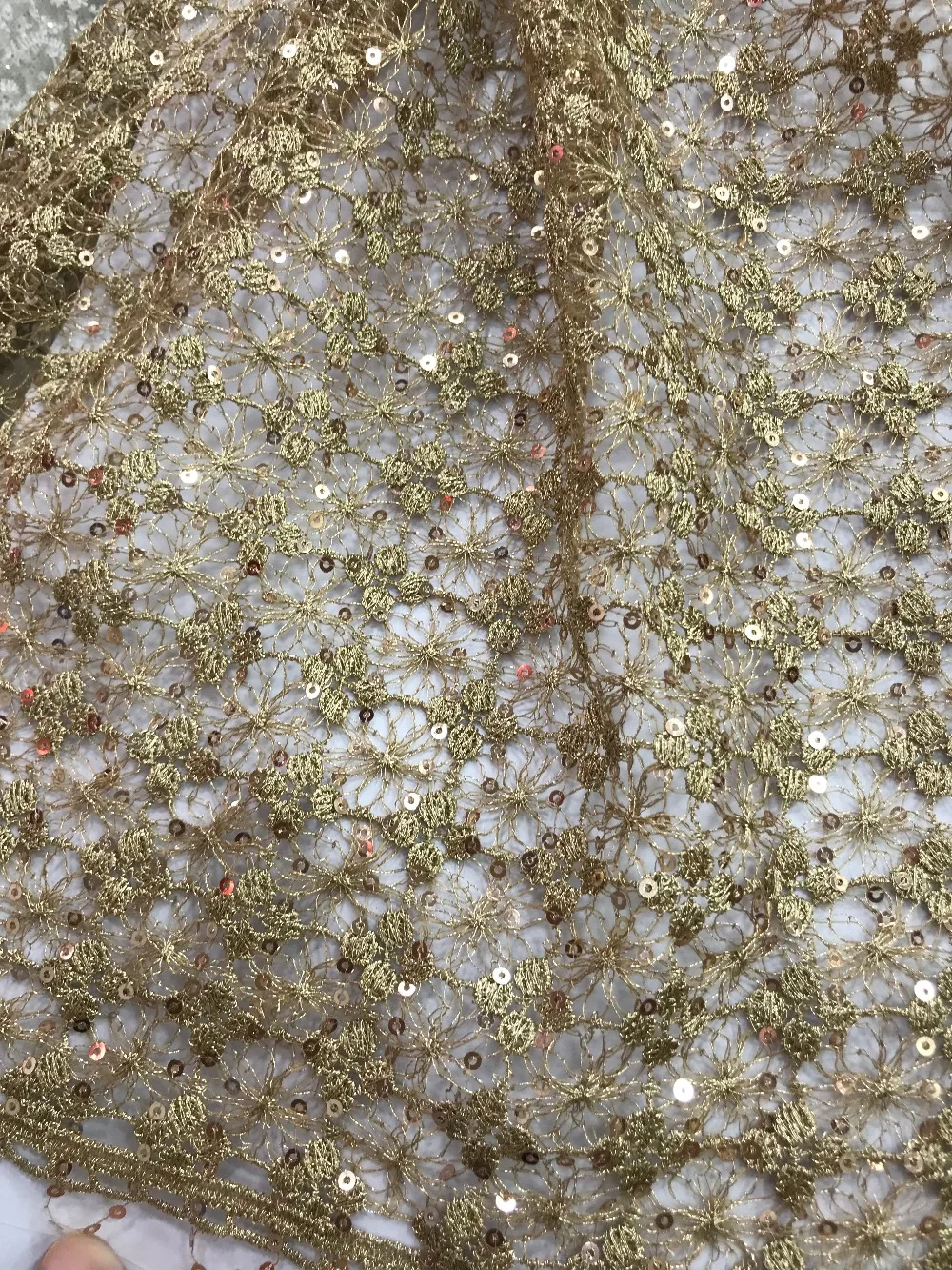 fashionable tulle embroidery french net lace fabric with sequins SYJ-7230 Top selling
fashionable tulle embroidery french net lace fabric with sequins SYJ-7230 Top selling