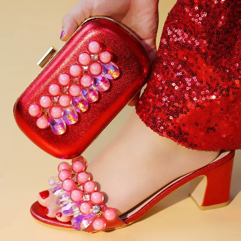 Latest Italian Red Shoes with Matching Bags Set Decorated with Crystal Designer Shoes Women Luxury 2021 Slip on Shoes for Women
Latest Italian Red Shoes with Matching Bags Set Decorated with Crystal Designer Shoes Women Luxury 2021 Slip on Shoes for Women