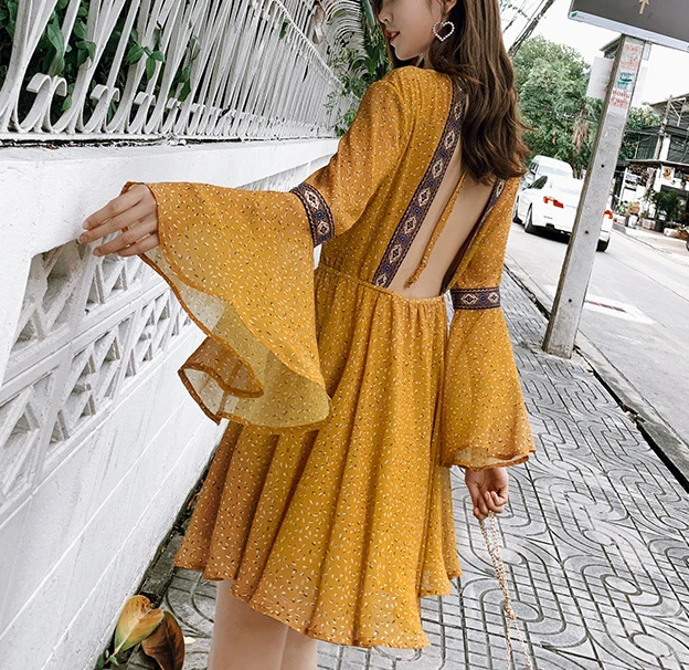 New women clothes 2019 Spring and summer new style Beach dress Bohemian midi dress Open back dress Floral chiffon dress
New women clothes 2019 Spring and summer new style Beach dress Bohemian midi dress Open back dress Floral chiffon dress