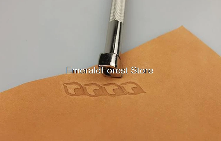 Leather carving tools, DIY manual leather appliances, new steel, decorative leather, carved leather, decorative patterns.
Leather carving tools, DIY manual leather appliances, new steel, decorative leather, carved leather, decorative patterns.