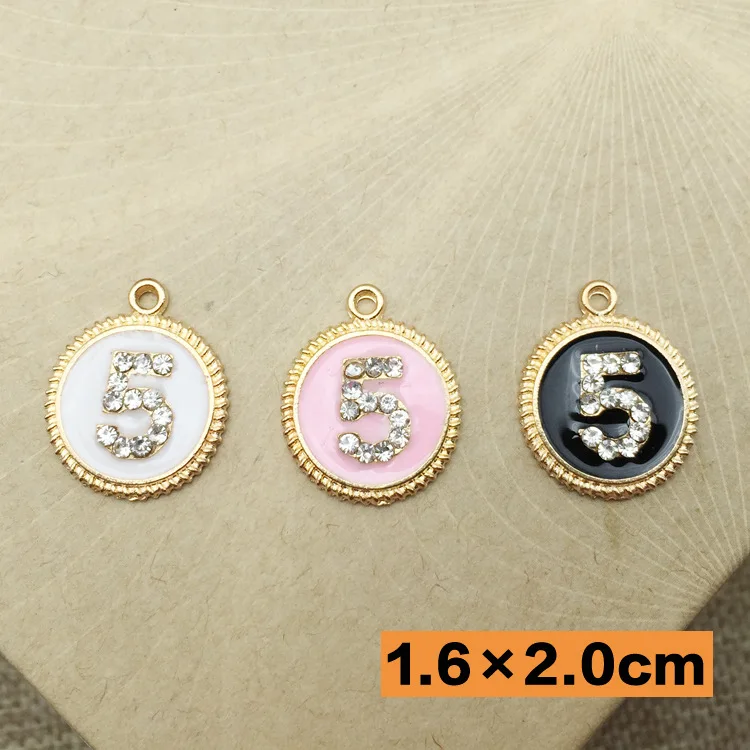 16x20mm Numbers Gold Tone round rhinestone flatback button Pendant fashion alloy Oil Drip Cute Charms Pendant
16x20mm Numbers Gold Tone round rhinestone flatback button Pendant fashion alloy Oil Drip Cute Charms Pendant
