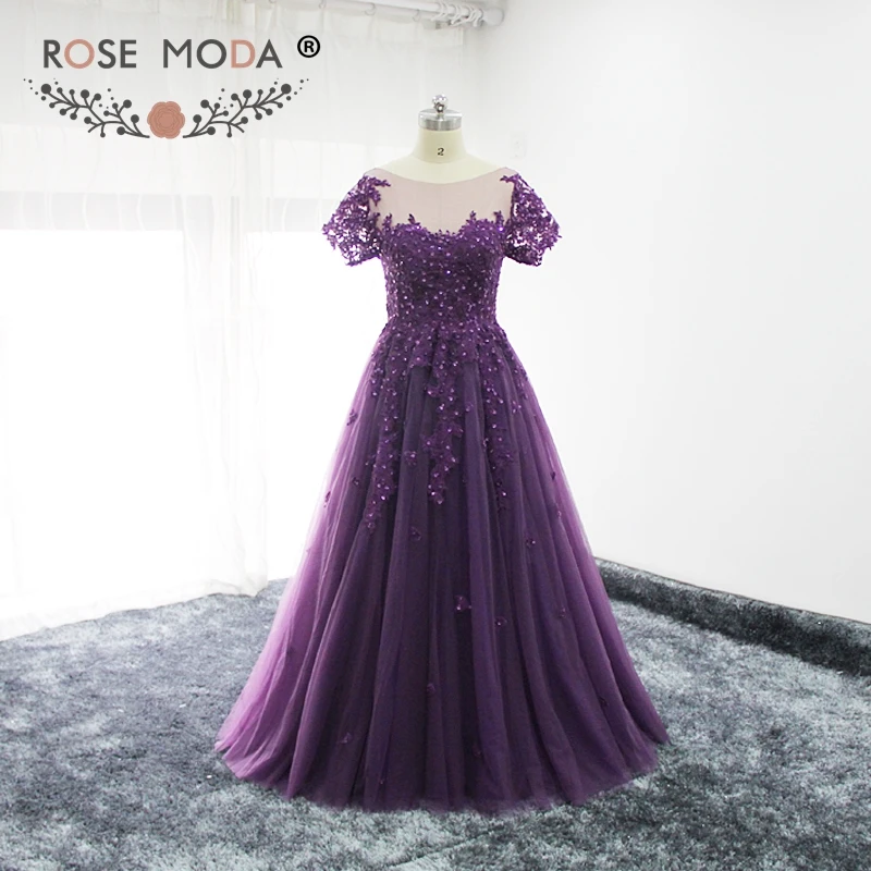 Rose Moda Short Sleeves Purple Evening Dress Illusion Back Floor Length Lace Evening Dresses Formal Party Dress 2018
Rose Moda Short Sleeves Purple Evening Dress Illusion Back Floor Length Lace Evening Dresses Formal Party Dress 2018