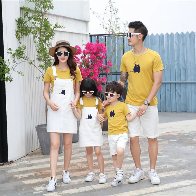 Summer Sets Family Matching Outfits Mom Daughter T-Shirt+Strap Skirt Dad Son T shirt+Shorts 2PCS Suit Cotton Vacation Clothes
Summer Sets Family Matching Outfits Mom Daughter T-Shirt+Strap Skirt Dad Son T shirt+Shorts 2PCS Suit Cotton Vacation Clothes