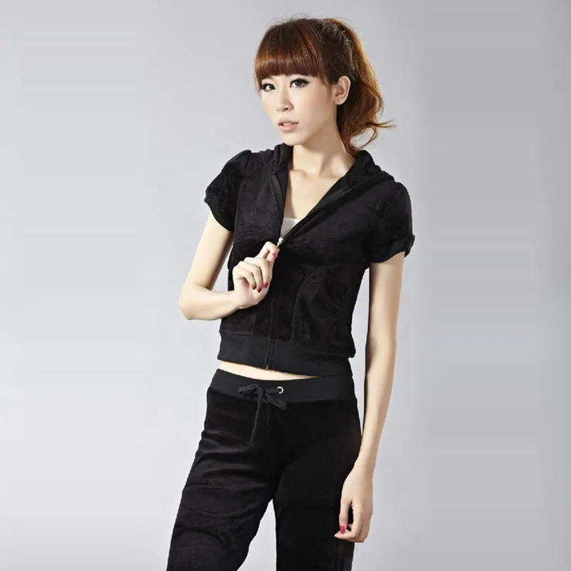 Spring/summer 2020 women's brand velvet fabric sportswear suit women's sportswear short-sleeved hoodies and trousers size s-xL
Spring/summer 2020 women's brand velvet fabric sportswear suit women's sportswear short-sleeved hoodies and trousers size s-xL