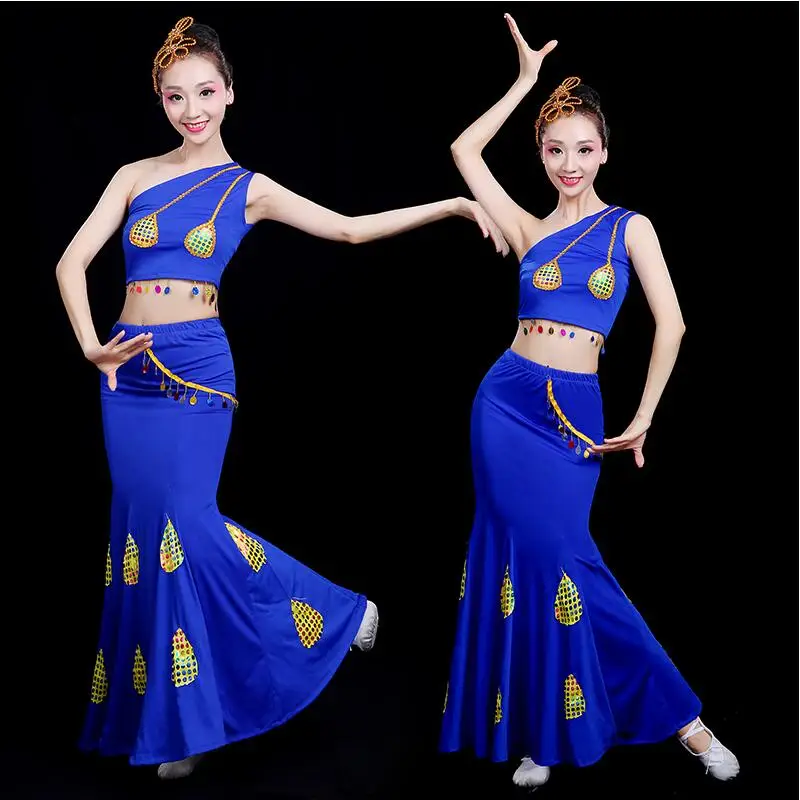 New arrival Dai dance costumes female The peacock dance clothes stage costumes for singers clothing Chinese dance costumes
New arrival Dai dance costumes female The peacock dance clothes stage costumes for singers clothing Chinese dance costumes