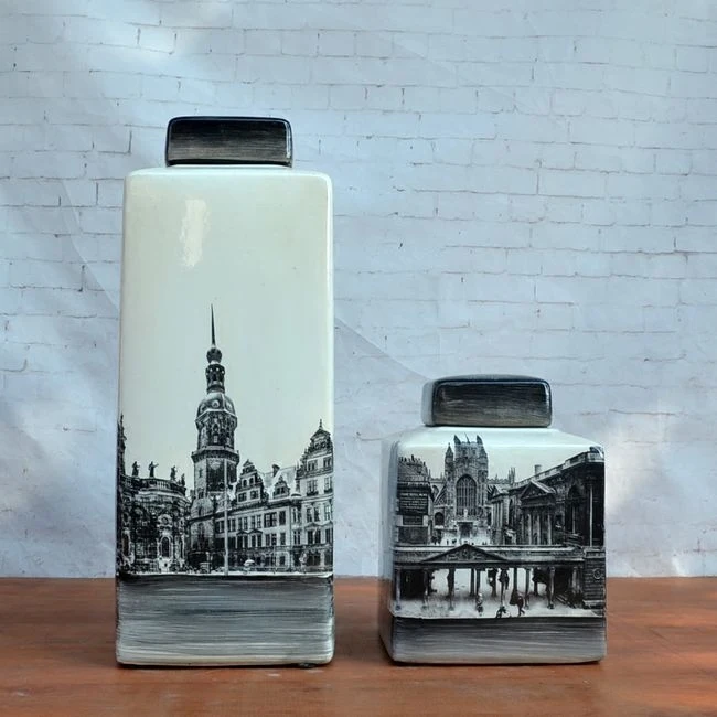 Tao Caicai style retro ornaments square ceramic decorative porcelain decoration decoration soft black and white tank
Tao Caicai style retro ornaments square ceramic decorative porcelain decoration decoration soft black and white tank
