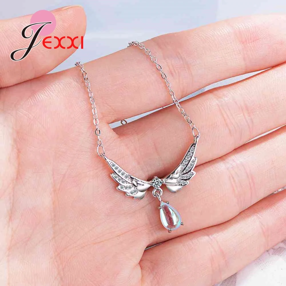 Charming Luxury Wing Shape Pendant Necklace Eternity Bague Charms Best Friend Gift 925 Sterling Silver Cubic Zirconia 
Charming Luxury Wing Shape Pendant Necklace Eternity Bague Charms Best Friend Gift 925 Sterling Silver Cubic Zirconia
